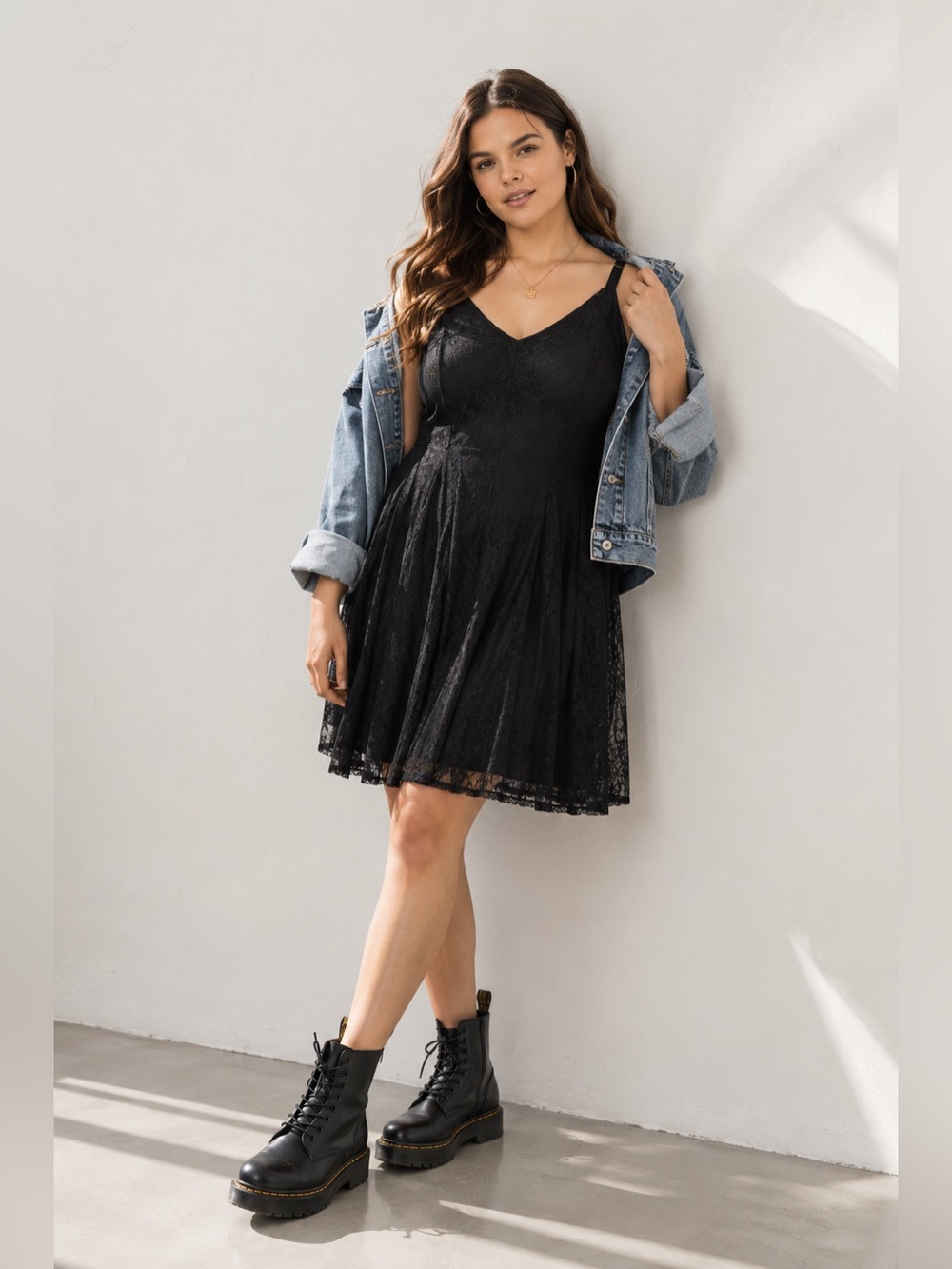 🖤 Torrid Size 4 Lace Fit & Flare Sleeveless V-Neck Dress